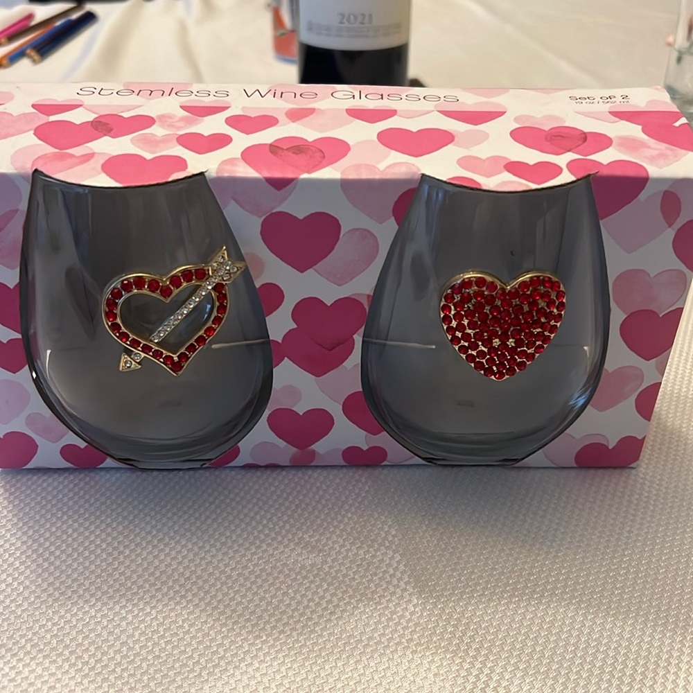 Stemless wine glasses